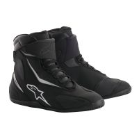 Kaufen Sie Schuhe Alpin. Fastback 2 Drystar WP von Alpinestars S.P.A. in Schwarz/Weiß Kategorie Schuhe bei UOS Demo Shop